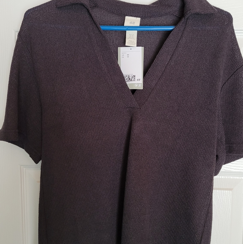 Short sleeve, collard tshirt size XS.